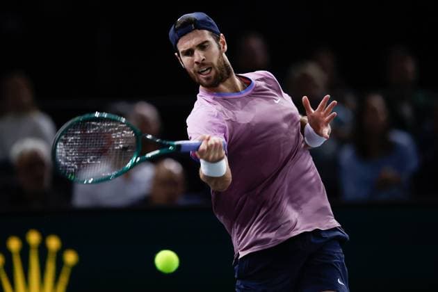 ROLEX PARIS MASTERS TENNIS 2024 Paris, 02 11 2024 Semi-final, Karen Abgarovich Khachanov Ugo Humbert FRA v l Karen Abgarovich Khachanov plays a forehand Copyright: AntonioxBorga