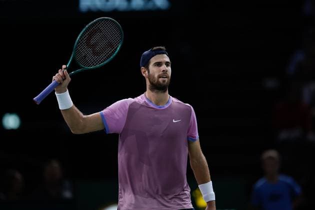 ROLEX PARIS MASTERS TENNIS 2024 Paris, 02 11 2024 Semifinal, Karen Abgarowitsch Chatschanow Ugo Humbert FRA v l Karen Abgarowitsch Chatschanowenttaeuscht, enttaeuscht schauen, dissapointed, traurig, frustiert, frust, gefrustet Copyright: AntonioxBorga