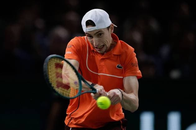 ROLEX PARIS MASTERS TENNIS 2024 Paris, 02 11 2024 Semi-final, Karen Abgarovich Khachanov Ugo Humbert FRA v l Ugo Humbert FRA plays a backhand Copyright: AntonioxBorga