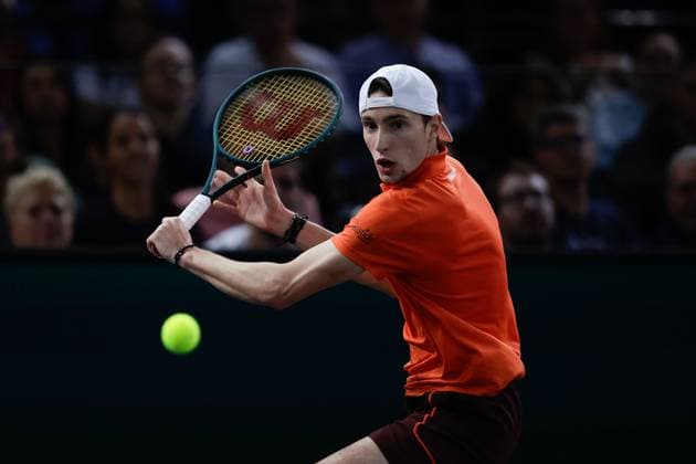 ROLEX PARIS MASTERS TENNIS 2024 Paris, 02 11 2024 Semi-final, Karen Abgarovich Khachanov Ugo Humbert FRA v l Ugo Humbert FRA plays a backhand Copyright: AntonioxBorga