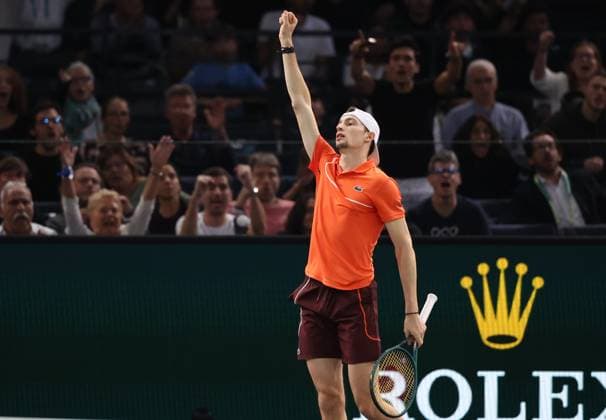 ROLEX PARIS MASTERS TENNIS 2024 Thierry Larret Maxppp. Tennis. Rolex Paris Masters. Accorhotels Arena, Paris (75), Le 2 Novembre 2024.Demi-finale : Karen KATCHANOV (RUS) vs Ugo HUMBERT (FRA); Paris (75) ACCORHOTELS ARENA ILE DE FRANCE FRANCE  Copyright: xMAXPPPxThierryxLarretx TL_20241102_7000 0777668200st