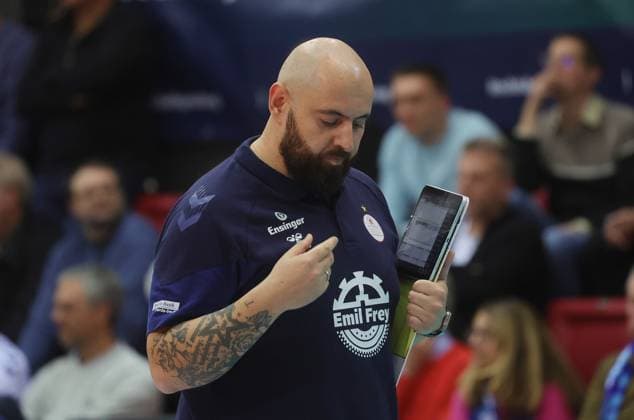 Stuttgart , Volleyball Bundesliga Women, Allianz MTV Stuttgart vs Dresdner SC , Coach Konstantin Bitter Stgt