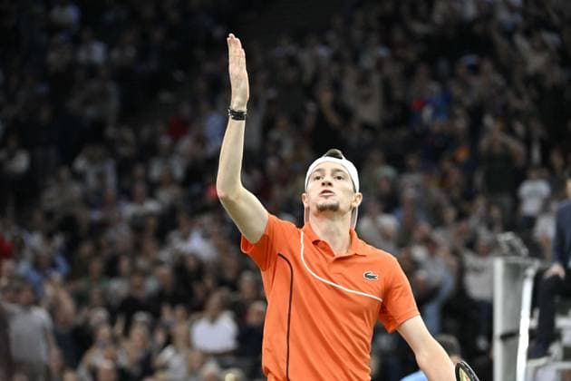 Tennis : Rolex Paris Masters 2024 - Ugo Humbert se qualifie pour la finale - France Tennis : Rolex Paris Masters 2024 - Paris - 02 11 2024 ChrysleneCaillaud Panoramic 