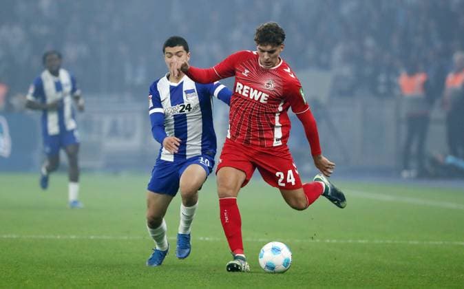 Ibrahim Maza, Julian Pauli duel match scene action sport soccer soccer DFL 2 Bundesliga men 11 matchday season 2024 2025 02 11 2024 Hertha BSC Berlin vs 1 FC Köln DFL regulations prohibit any use of photographs as image sequences and or quasi video