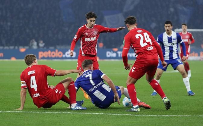 Timo Hübers , Denis Huseinbasic, Florian Niederlechner, Julian Pauli Zweikampf Spielzene Action Sport Fußball Fußball DFL 2 Bundesliga Herren 11 Spieltag Saison 2024 2025 02 11 2024 Hertha BSC Berlin vs 1 FC Köln DFL regulations prohibit any use of photographs as image sequences and or quasi video