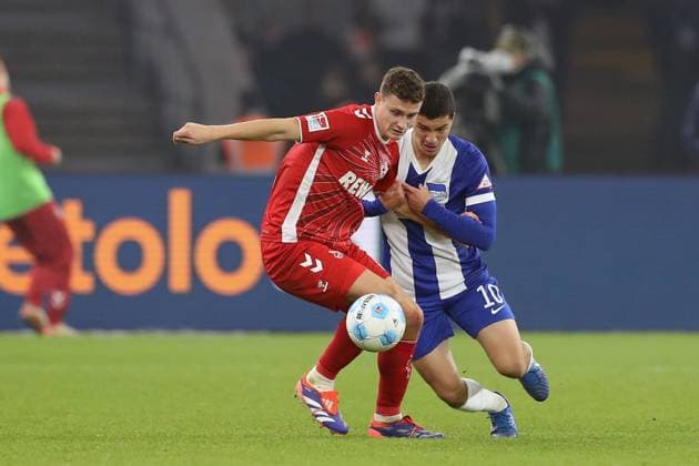 02 11 2024, xtgx, Fussball 2 Bundesliga, Hertha BSC Berlin 1 FC Köln emspor, v l Eric Martel 1 FC Köln, Koeln Ibrahim Maza Hertha BSC Berlin Zweikampf, Aktion, action, battle for the ball DFL DFB REGULATIONS PROHIBIT ANY USE OF PHOTOGRAPHS as IMAGE SEQUENCES and or QUASI VIDEO Berlin
