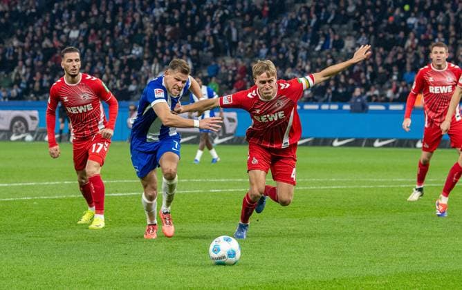 Soccer, Men, Season 2024 2025, 2 Bundesliga 11 Matchday , Hertha BSC 1 FC Köln, f l Leart Paqarada 1 FC Köln , Florian Niederlechner Hertha BSC , Timo Hübers 1 FC Köln , 02 11 2024, Copyright: xSebastianxRäppold MatthiasxKochx