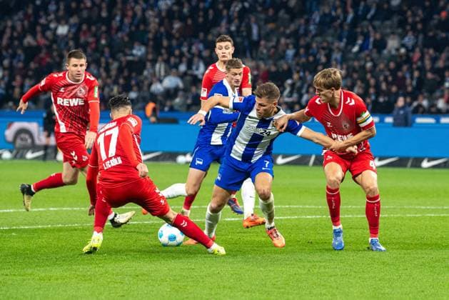 Soccer, Men, Season 2024 2025, 2 Bundesliga 11 Matchday , Hertha BSC 1 FC Köln, f l Leart Paqarada 1 FC Köln , Florian Niederlechner Hertha BSC , Timo Hübers 1 FC Köln , 02 11 2024, Copyright: xSebastianxRäppold MatthiasxKochx