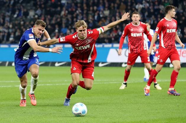 02 11 2024, xtgx, Fussball 2 Bundesliga, Hertha BSC Berlin 1 FC Köln emspor, v l Florian Niederlechner Hertha BSC Berlin Timo Huebers Hübers 1 FC Köln, Koeln Zweikampf, Aktion, action, battle for the ball DFL DFB REGULATIONS PROHIBIT ANY USE OF PHOTOGRAPHS as IMAGE SEQUENCES and or QUASI VIDEO Berlin