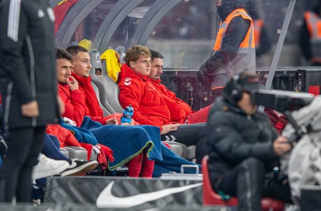 Soccer, Men, Season 2024 2025, 2 Bundesliga 11 Matchday , Hertha BSC 1 FC Köln, Goalkeeper Jonas Urbig 1 FC Köln on the bench, 02 11 2024, Copyright: xSebastianxRäppold MatthiasxKochx