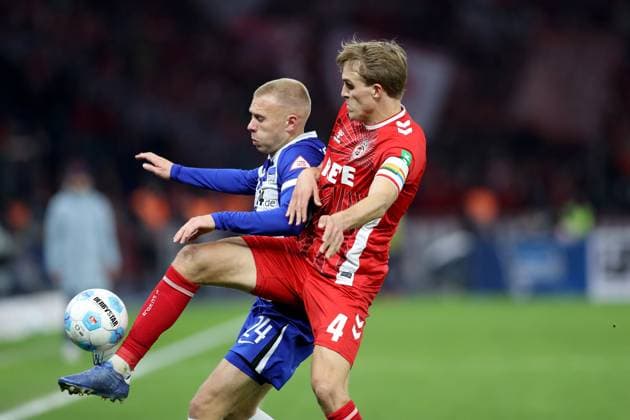 02 11 2024, xtgx, Fussball 2 Bundesliga, Hertha BSC Berlin 1 FC Köln emspor, v l Jon Dagur Thorsteinsson Hertha BSC Berlin Timo Huebers Hübers 1 FC Köln, Koeln Zweikampf, Aktion, action, battle for the ball DFL DFB REGULATIONS PROHIBIT ANY USE OF PHOTOGRAPHS as IMAGE SEQUENCES and or QUASI VIDEO Berlin