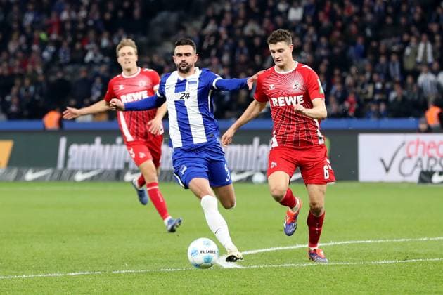 02 11 2024, xtgx, Fussball 2 Bundesliga, Hertha BSC Berlin 1 FC Köln emspor, v l Smail Prevljak Hertha BSC Berlin Eric Martel 1 FC Köln, Koeln Zweikampf, Aktion, action, battle for the ball DFL DFB REGULATIONS PROHIBIT ANY USE OF PHOTOGRAPHS as IMAGE SEQUENCES and or QUASI VIDEO Berlin