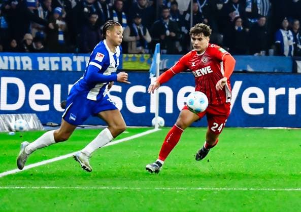 Soccer 2 Bundesliga, Hertha BSC Berlin 1 FC Köln 02 11 2024, xdanx, Soccer 2 Bundesliga, Hertha BSC Berlin 1 FC Köln v l Derry Scherhant Hertha BSC 39 ,Julian Pauli 1 FC Köln 24 ,Zweikampf, Duell, Kampf, tackle DFL DFB REGULATIONS PROHIBIT ANY USE OF PHOTOGRAPHS as IMAGE SEQUENCES and or QUASI VIDEO Daniel Lakomski Mix1 Berlin Olympiastadion Berlin Berlin Germany EN Copyright: xDanielxLakomskix