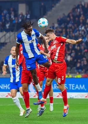 Soccer 2 Bundesliga, Hertha BSC Berlin 1 FC Köln 02 11 2024, xdanx, Soccer 2 Bundesliga, Hertha BSC Berlin 1 FC Köln v l Deyovaisio Zeefuik Hertha BSC 42 ,Eric Martel 1 FC Köln 6 ,Zweikampf, Duell, Kampf, tackle DFL DFB REGULATIONS PROHIBIT ANY USE OF PHOTOGRAPHS as IMAGE SEQUENCES and or QUASI VIDEO Daniel Lakomski Mix1 Berlin Olympiastadion Berlin Berlin Germany EN Copyright: xDanielxLakomskix