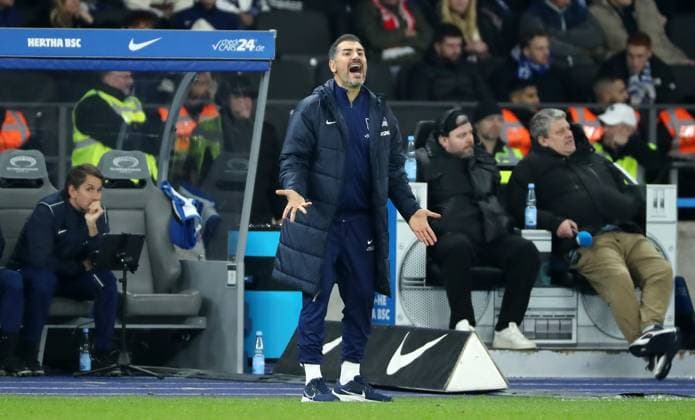 Coach Cristian Fiel shouts, gestures Single image Crop action Sport Football Soccer DFL 2 Bundesliga Men 11 Matchday Season 2024 2025 02 11 2024 Hertha BSC Berlin vs 1 FC Köln DFL regulations prohibit any use of photographs as image sequences and or quasi video