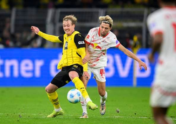 v l Julian BRANDT DO , Kevin KAMPL L Action, duel, Soccer 1 Bundesliga, 9 Matchday, Borussia Dortmund DO RB Leipzig L 2 1, on 02 11 2024 in Dortmund Germany DFL regulations prohibit any use of photographs as image sequences and or quasi video Â