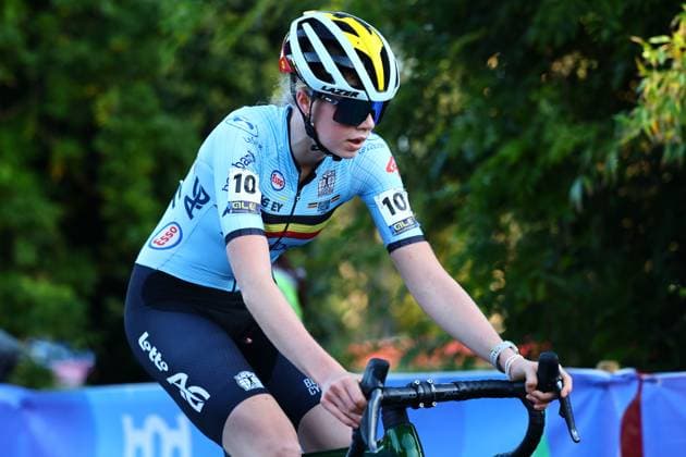 Belgian Sanne Laurijssen pictured in action during the Junior Women race at the European Championships cyclocross cycling in Pontevedra, Spain, Sunday 03 November 2024. DAVIDxPINTENS  x104414920x