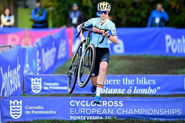 2024 UEC Cyclo-Cross EC - Women Juniors PONTEVEDRA, SPAIN - NOVEMBER 03 : Laurijssen Sanne (BEL) in action during the 2024 UEC Cyclo-Cross European Championships for Women Juniors on November 03, 2024 in Pontevedra, Spain, 03 11 2024 Pontevedra Spain  Copyright: xNicoxVereeckenx