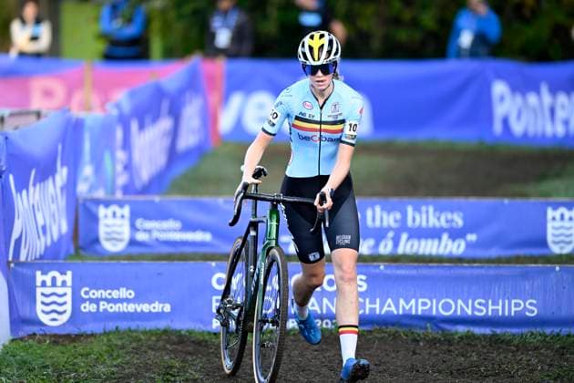 2024 UEC Cyclo-Cross EC - Women Juniors PONTEVEDRA, SPAIN - NOVEMBER 03 : Laurijssen Sanne (BEL) in action during the 2024 UEC Cyclo-Cross European Championships for Women Juniors on November 03, 2024 in Pontevedra, Spain, 03 11 2024 Pontevedra Spain  Copyright: xNicoxVereeckenx