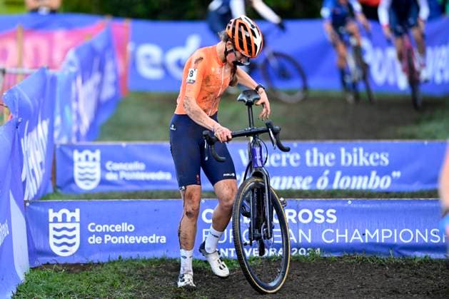 2024 UEC Cyclo-Cross EC - Women Juniors PONTEVEDRA, SPAIN - NOVEMBER 03 : Cabaca Mae (NED) in action during the 2024 UEC Cyclo-Cross European Championships for Women Juniors on November 03, 2024 in Pontevedra, Spain, 03 11 2024 Pontevedra Spain  Copyright: xNicoxVereeckenx
