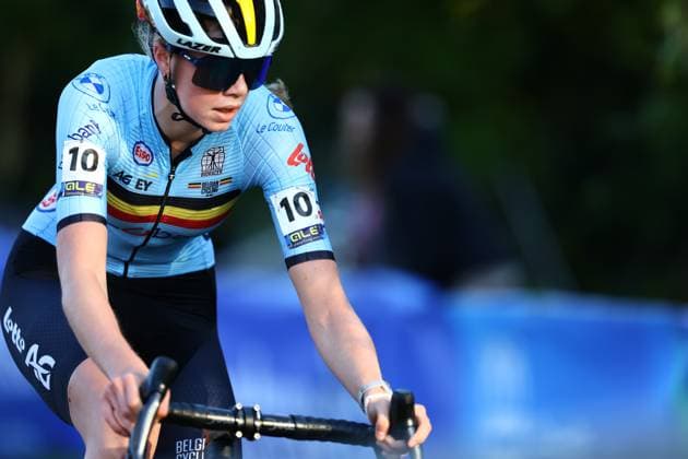 Belgian Sanne Laurijssen pictured in action during the Junior Women race at the European Championships cyclocross cycling in Pontevedra, Spain, Sunday 03 November 2024. DAVIDxPINTENS  x104417163x