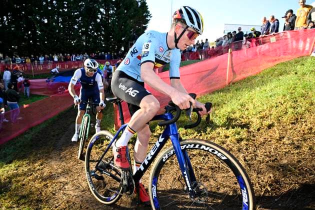 2024 UEC Cyclo-Cross EC - Men Juniors PONTEVEDRA, SPAIN - NOVEMBER 03 : Van Den Boer Arthur (BEL) in action during the 2024 UEC Cyclo-Cross European Championships for Men Juniors on November 03, 2024 in Pontevedra, Spain, 03 11 2024 Pontevedra Spain  Copyright: xNicoxVereeckenx