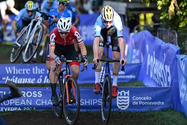 2024 UEC Cyclo-Cross EC - Men Juniors PONTEVEDRA, SPAIN - NOVEMBER 03 : Hofer Valentin (AUT) and Van Den Boer Arthur (BEL) in action during the 2024 UEC Cyclo-Cross European Championships for Men Juniors on November 03, 2024 in Pontevedra, Spain, 03 11 2024 Pontevedra Spain  Copyright: xNicoxVereeckenx