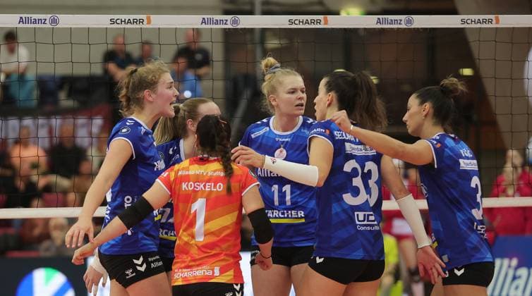 Stuttgart , Volleyball Bundesliga Women, Allianz MTV Stuttgart vs Dresdner SC , Jubel Stuttgart , center Pauline Martin