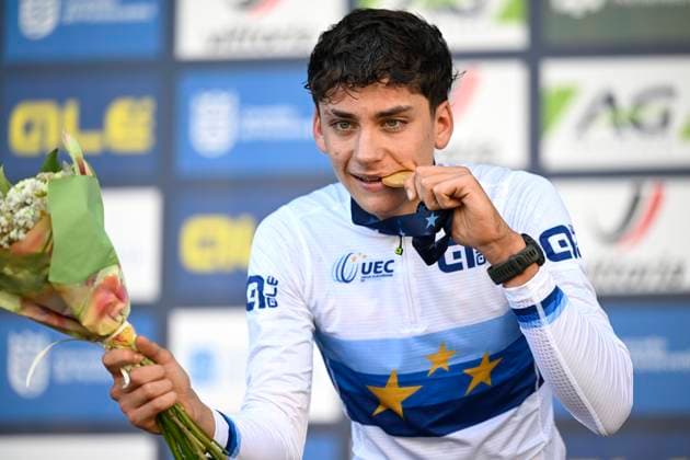 2024 UEC Cyclo-Cross EC - Men Juniors PONTEVEDRA, SPAIN - NOVEMBER 03 : Agostinacchio Mattia (ITA) winning the gold medal pictured during the podium ceremony of the 2024 UEC Cyclo-Cross European Championships for Men Juniors on November 03, 2024 in Pontevedra, Spain, 03 11 2024 Pontevedra Spain  Copyright: xNicoxVereeckenx