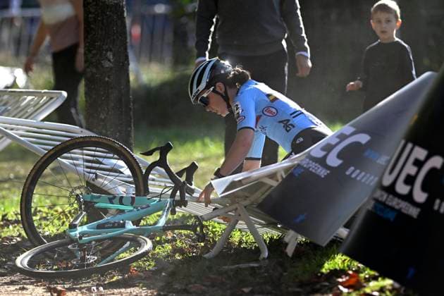 2024 UEC Cyclo-Cross EC - Women U23 PONTEVEDRA, SPAIN - NOVEMBER 03 : crash of Coppens Nette (BEL) during the 2024 UEC Cyclo-Cross European Championships for Women U23 on November 03, 2024 in Pontevedra, Spain, 03 11 2024 Pontevedra Spain  Copyright: xNicoxVereeckenx