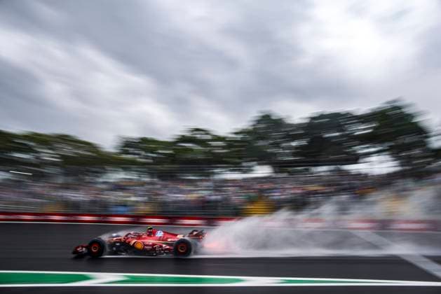 55 SAINZ Carlos (spa), Scuderia Ferrari SF-24, action during the Formula 1 Grande Premio de Sao Paulo 2024, 21th round of the 2024 Formula One World Championship, WM, Weltmeisterschaft from November 1 to 3, 2024 on the Interlagos Circuit, in Sao Paulo, Brazil - F1 - SAO PAULO GRAND PRIX 2024 DPPI Panoramic  241103_R21_BRASILE_DP_XB5_3183