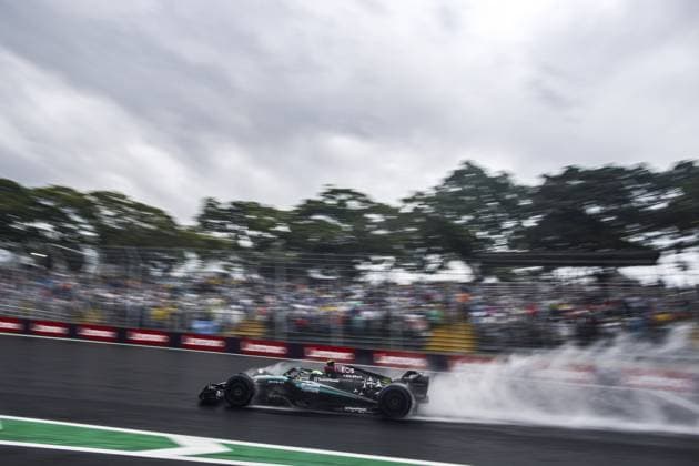 44 HAMILTON Lewis (gbr), Mercedes AMG F1 Team W15, action during the Formula 1 Grande Premio de Sao Paulo 2024, 21th round of the 2024 Formula One World Championship, WM, Weltmeisterschaft from November 1 to 3, 2024 on the Interlagos Circuit, in Sao Paulo, Brazil - F1 - SAO PAULO GRAND PRIX 2024 DPPI Panoramic  241103_R21_BRASILE_DP_XB5_3288