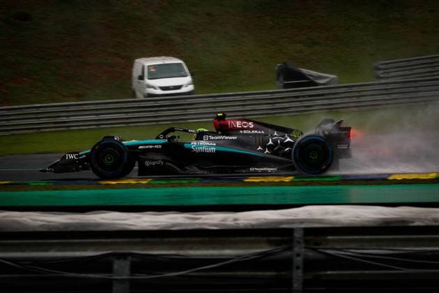 Treino classificatório GP F1 Lenovo SP SÃO PAULO, SP - 03.11.2024: TREINO CLASSIFICATÓRIO GP F1 LENOVO SP - It takes place this Sunday (03) at the Interlagos racetrack, in the south of the capital of São Paulo, after being postponed due to the heavy rain that fell this Saturday (02), the qualifying training for the Formula 1 Lenovo Grand Prix of São Paulo 2024. In the photo, the pilot Lewis Hamilton 44, MERCEDES. (Photo: Aloisio Mauricio Fotoarena) x2644963x  AloisioxMauricio