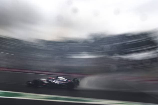 30 LAWSON Liam (nzl), Visa Cash App RB F1 Team VCARB 01, action during the Formula 1 Grande Premio de Sao Paulo 2024, 21th round of the 2024 Formula One World Championship, WM, Weltmeisterschaft from November 1 to 3, 2024 on the Interlagos Circuit, in Sao Paulo, Brazil - F1 - SAO PAULO GRAND PRIX 2024 DPPI Panoramic  241103_R21_BRASILE_DP_XB5_3397