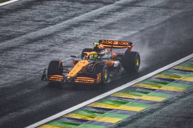 04 NORRIS Lando (gbr), McLaren F1 Team MCL38, action during the Formula 1 Grande Premio de Sao Paulo 2024, 21th round of the 2024 Formula One World Championship, WM, Weltmeisterschaft from November 1 to 3, 2024 on the Interlagos Circuit, in Sao Paulo, Brazil - F1 - SAO PAULO GRAND PRIX 2024 DPPI Panoramic  241103_R21_BRASILE_DP_XB3_3195