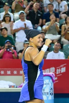 (241103) -- HONG KONG, Nov. 3, 2024 -- Diana Shnaider celebrates after the women s singles final match between Diana Shnaider of Russia and Katie Boulter of Britain at the WTA250 Hong Kong Tennis Open in Hong Kong, south China, Nov. 3, 2024. ) (SP)CHINA-HONG KONG-TENNIS WTA, Tennis Damen 250-WOMEN S SINGLES (CN) ZhuxWei 