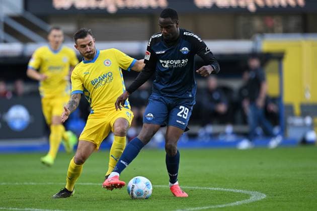 Paderborn, Home Deluxe Arena, 03 11 24, GER, Herren, 2 Bundesliga, Saison 2024 2025, SC Paderborn 07 Eintracht Braunschweig Picture from left in duel Robin KRAUSSE Braunschweig and Ilyas ANSAH Paderborn Only for editorial use DFL regulations prohibit any use of photographs as image sequences and or quasi video NRW Germany