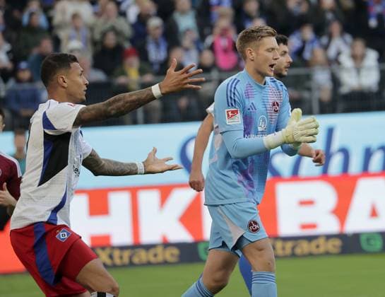 Davie Selke HSV , Jan Reichert 1 FC Nuernberg Football, Men, Season 2024 2025, 2 BL, Volksparkstadion, Hamburger SV vs 1 FC Nuernberg DFL REGULATIONS PROHIBIT ANY USE OF PHOTOGRAPHS AS IMAGE SEQUENCES AND OR QUASI VIDEO