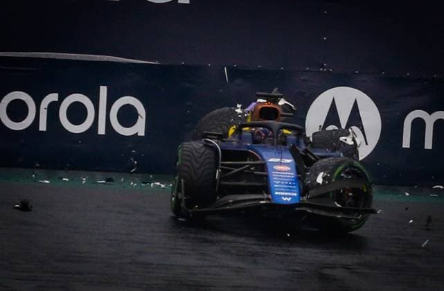 Treino classificatório GP F1 Lenovo SP SÃO PAULO, SP - 03.11.2024: TREINO CLASSIFICATÓRIO GP F1 LENOVO SP - It takes place this Sunday (03) at the Interlagos racetrack, in the south of the capital of São Paulo, after being postponed due to the heavy rain that fell this Saturday (02), the qualifying training for the Formula 1 Lenovo Grand Prix of São Paulo 2024. In the photo, the pilot, Alexander Albon 23, WILLIAMS, suffers an accident during qualifying. (Photo: Aloisio Mauricio Fotoarena) x2644977x  AloisioxMauricio