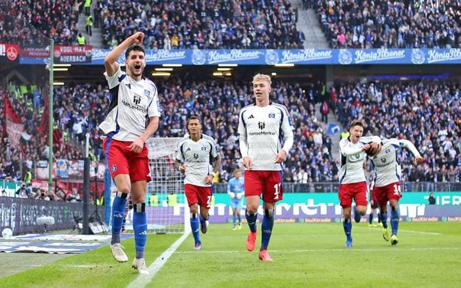 03 11 2024, Soccer 2 Bundesliga 2024 2025, Matchday 11, Hamburger SV 1 FC Nürnberg , at Volksparkstadion Hamburg Cheering goalscorer Daniel Elfadli li , Hamburg to score 1 0 DFL and DFB regulations prohibit any use of photographs as image sequences and or quasi video