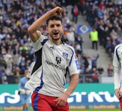 Goal celebration 1 0 Daniel Elfadli HSV Football, Men, Season 2024 2025, 2 BL, Volksparkstadion, Hamburger SV vs 1 FC Nuernberg DFL REGULATIONS PROHIBIT ANY USE OF PHOTOGRAPHS AS IMAGE SEQUENCES AND OR QUASI VIDEO