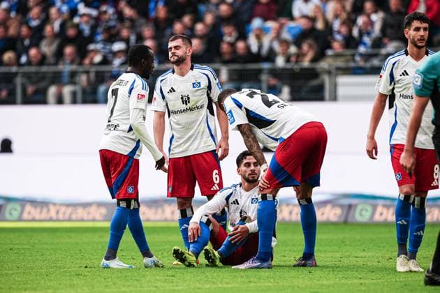 Injury Ludovit Reis Hamburger SV, 14 GER, Hamburger SV vs 1 FC Nuernberg, Football, 2 Bundesliga, Matchday 11, Season 2024 2025, 03 11 2024 DFL REGULATES PROHIBIT ANY USE OF PHOTOGRAPHS AS IMAGE SEQUENCES AND OR QUASI VIDEO GER, Hamburger SV vs 1 FC Nuernberg, Football, 2 Bundesliga, Matchday 11, Season 2024 2025, 03 11 2024 Hamburg Copyright: xEibner-Pressefoto MarcelxvonxFehrnx EP_MFN