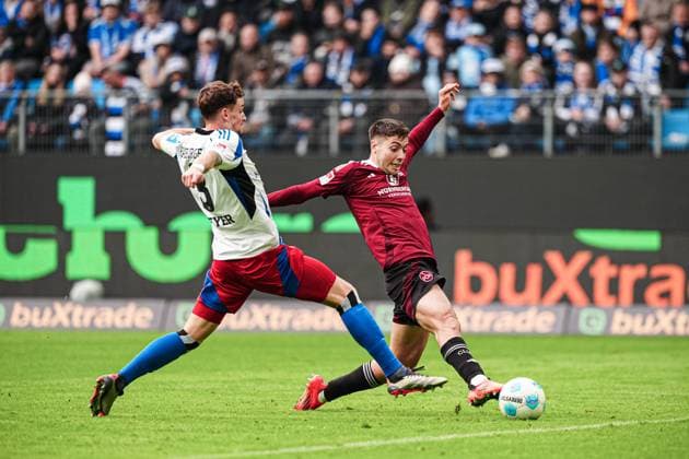 Goal kick Goal chance Stefanos Tzimas 1 FC Nuernberg, 09 , Moritz Heyer Hamburger SV, 03 GER, Hamburger SV vs 1 FC Nuernberg, Football, 2 Bundesliga, Matchday 11, Season 2024 2025, 03 11 2024 DFL REGULATIONS PROHIBIT ANY USE OF PHOTOGRAPHS AS IMAGE SEQUENCES AND OR QUASI VIDEO GER, Hamburger SV vs 1 FC Nuernberg, Football, 2 Bundesliga, Matchday 11, Season 2024 2025, 03 11 2024 Hamburg Copyright: xEibner-Pressefoto MarcelxvonxFehrnx EP_MFN