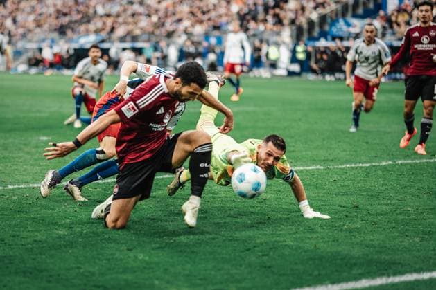 Soccer Men Season 2024 2025 2 Soccer Bundesliga 11 Matchday Hamburger SV vs 1 FC Nürnberg 03 11 2024 v l Mahir Emreli 30, 1 FC Nürnberg vs Daniel Heuer Fernandes 1, HSV Hamburg Volksparkstadion Hamburg Germany