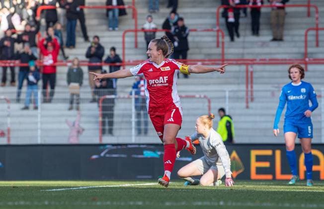 Soccer, Women, Season 2024 2025, 2 Bundesliga 9 Matchday , 1 FC Union Berlin SV Meppen, Lisa Heiseler 1 FC Union , Cheering after goal to 1 1, 03 11 2024, Copyright: xSebastianxRäppold MatthiasxKochx