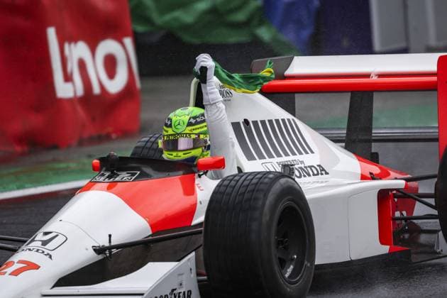 Formel 1, GP Brasilien in Sao Paulo, Lewis Hamilton fährt historisches Rennauto von Ayrton Senna HAMILTON Lewis (gbr), driving McLaren MP4 5B action during the Formula 1 Grande Premio de Sao Paulo 2024, 21th round of the 2024 Formula One World Championship, WM, Weltmeisterschaft from November 1 to 3, 2024 on the Interlagos Circuit, in Sao Paulo, Brazil - F1 - SAO PAULO GRAND PRIX 2024 DPPI Panoramic  241103_R21_BRASILE_DP_AV3_7712