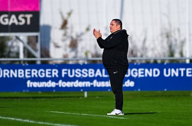 Teamchef Amin Jungkeit SC Freiburg II gestures, 2 Frauen Bundesliga, 1 FC Nuernberg vs SC Freiburg II, Sportpark Valznerweiher on November 03, 2024 in Nuremberg, Germany Photo by Silas Schueller DeFodi Images Teamchef Amin Jungkeit SC Freiburg II gestures, 2 Frauen Bundesliga, 1 FC Nuernberg vs SC Freiburg II, Sportpark Valznerweiher on November 3, 2024 in Nuremberg, Germany Photo by Silas Schueller DeFodi Images not used in POL SRB CRO FRA GBR NED ITA USA Defodi 121 121 FCNSCF 20241103 160 Defodi-121 not used in POL SRB CRO FRA GBR NED ITA USA