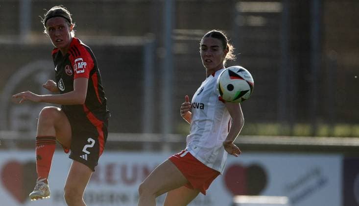 Klara Svensson Senelius - Nora Scherer , Frauen 2.Bundesliga , 1.FCN Nürnberg-Freiburg II, Spieltag 9, Fußball , in den Sportpark Valznerweiher Stadion , Nürnberg, Bayern, Deutschland . November 03, 2024 . Photo by: Davide Elias Ipa Photo Pressefoto DENL Copyright: xDavidexEliasx
