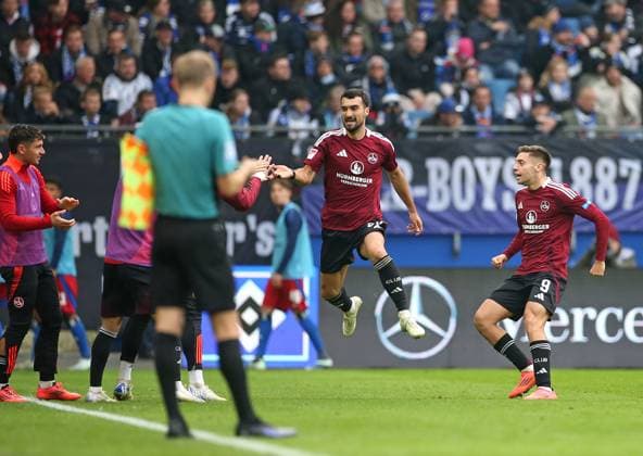 03 11 2024, Soccer 2 Bundesliga 2024 2025, Matchday 11, Hamburger SV 1 FC Nürnberg , at Volksparkstadion Hamburg Cheers L R Goalscorer Mahir Emreli Nürnberg and Stefanos Tzimas Nürnberg for the goal to 1 1 DFL and DFB regulations prohibit any use of photographs as image sequences and or quasi video