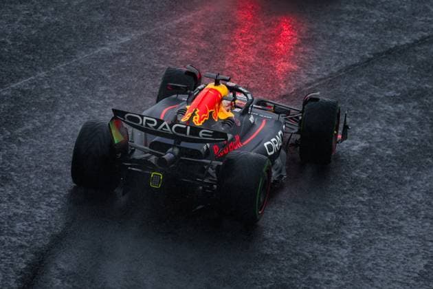 01 VERSTAPPEN Max (nld), Red Bull Racing RB20, action during the Formula 1 Grande Premio de Sao Paulo 2024, 21th round of the 2024 Formula One World Championship, WM, Weltmeisterschaft from November 1 to 3, 2024 on the Interlagos Circuit, in Sao Paulo, Brazil - F1 - SAO PAULO GRAND PRIX 2024 DPPI Panoramic  241103_R21_BRASILE_DP_FG006722
